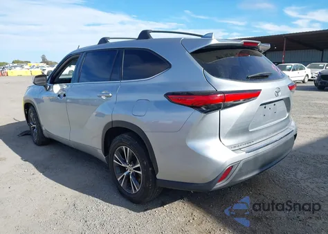 2021 Toyota Highlander L z USA, uszkodzony, nr VIN 5TDCZRAH3MS077203
